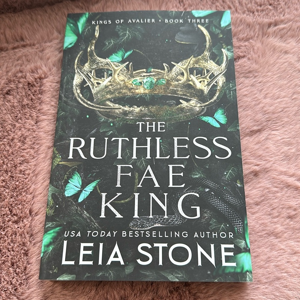 ✨ The Ruthless Fae King by Leia Stone ✨